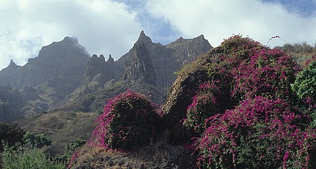 Bizarre Felswelt auf dem Weg Richtung Cachaço (Insel São Nicolau)