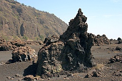 Bizarre Lavaformen in der Chã das Caldeiras auf Fogo (Cabo Verde)